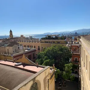 Alojamento de Acomodação e Pequeno-almoço Altrove, Cagliari